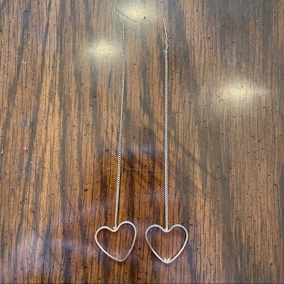 ‼️SOLD‼️Gold Heart Drop Chain Earrings - Picture 1 of 3